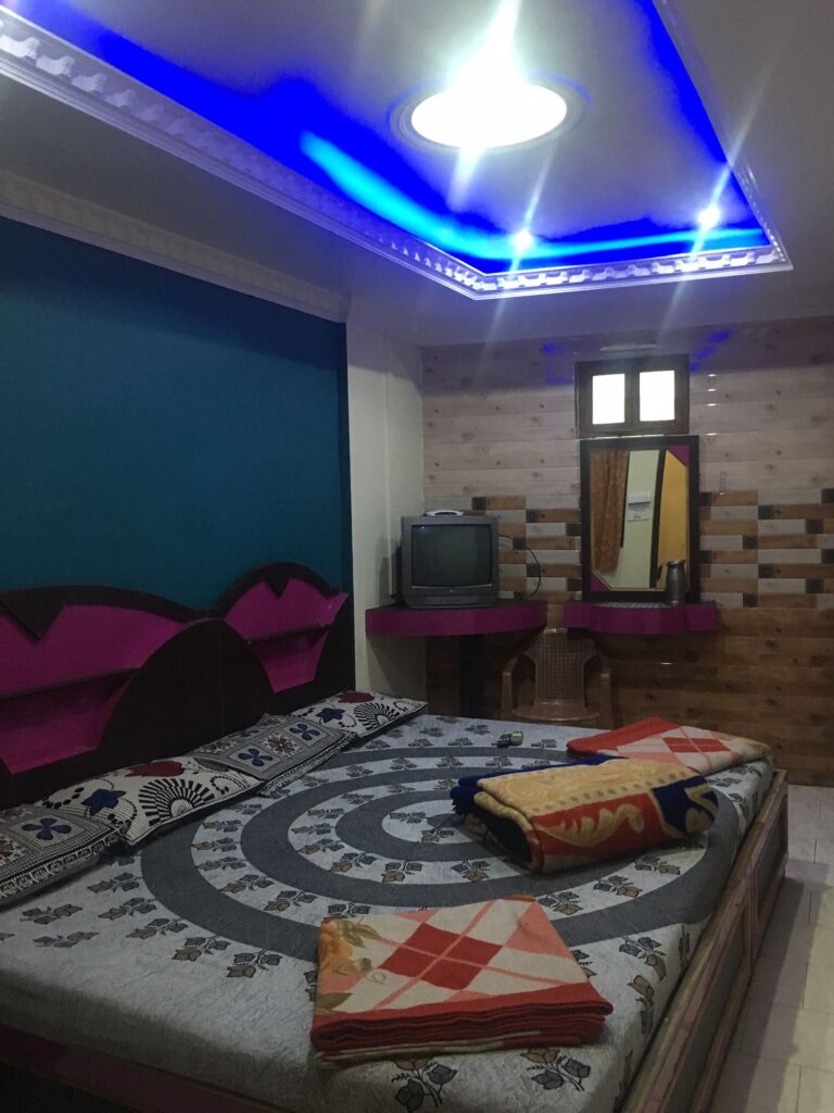 Standard Triple bed room ( hotel Divi paradise )